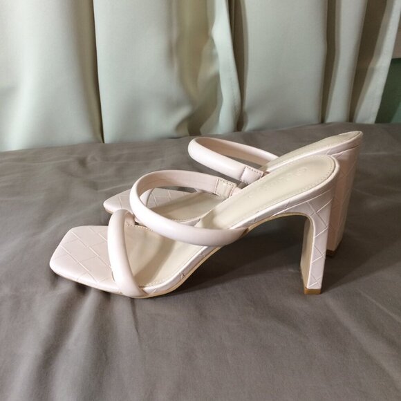 NEW Coutgo Sandals Heels Square Toe Slip On Two Strap Beige 9 ½ - Picture 5 of 5